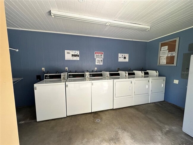 Building Photo - 2950 Clark Rd