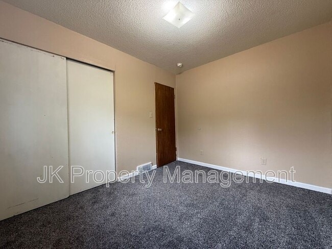 Building Photo - 3108 9th Ave N