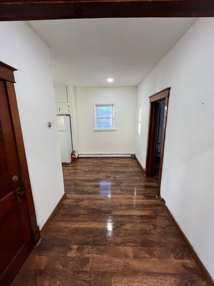 Building Photo - 44 Cedar Ave