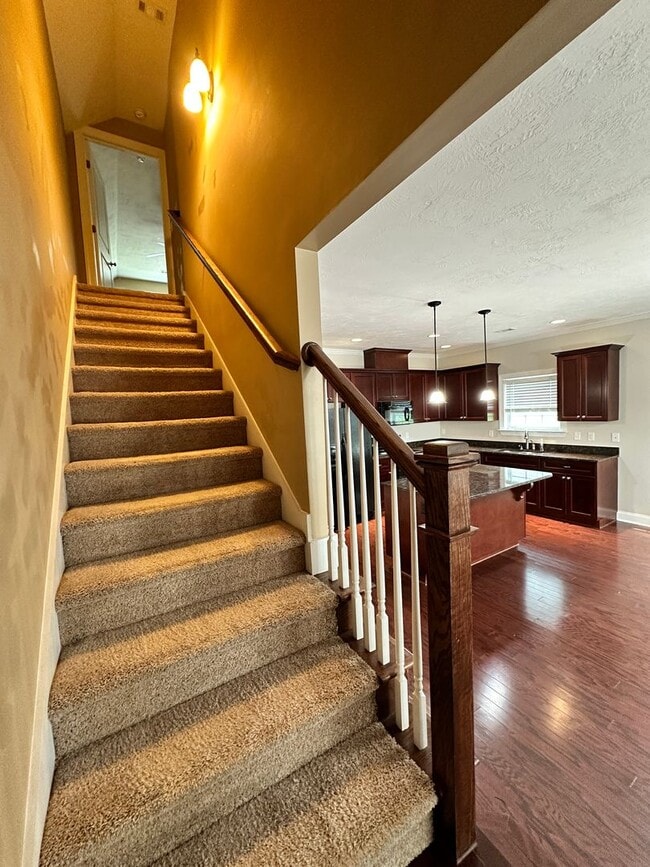 Building Photo - 3BR Craftsman in Canterbury Farms with Mas...