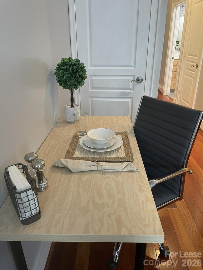 Building Photo - 115 E Park Ave