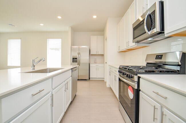 Building Photo - 26506 Coast Redwood Dr