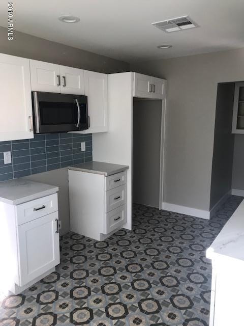 Building Photo - 1914 W Holly St