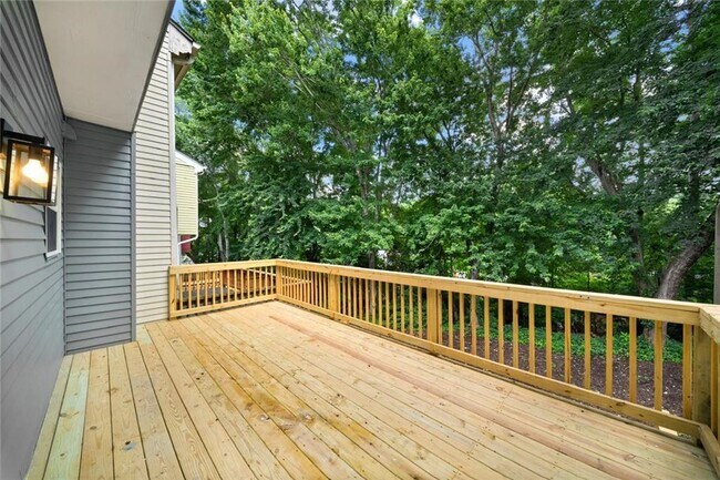 Building Photo - 1105 Wedgewood Way