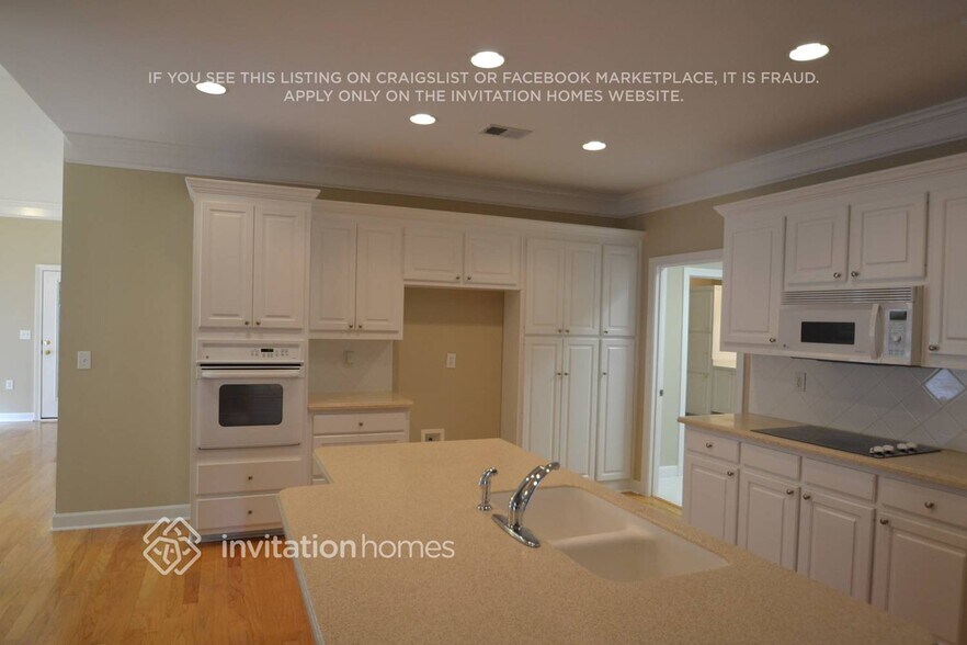 Building Photo - 1920 Hickory Station Cir