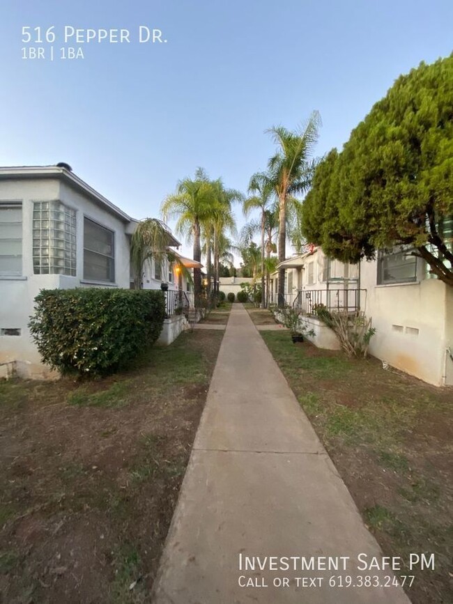 Building Photo - El Cajon- Duplex- 1 bed w/garage- Small Qu...