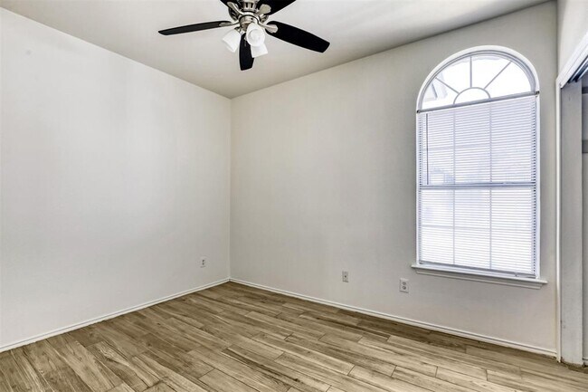 Building Photo - 14601 Montoro Dr