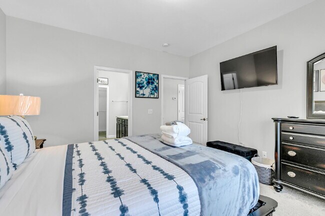 Building Photo - Cozy executive rental in Savannah highlands