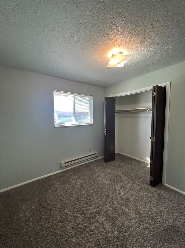 Building Photo - 5105 Hawthorne-6