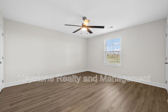 Building Photo - 105 Mace Ln