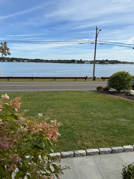 Building Photo - 267 Weed Ave