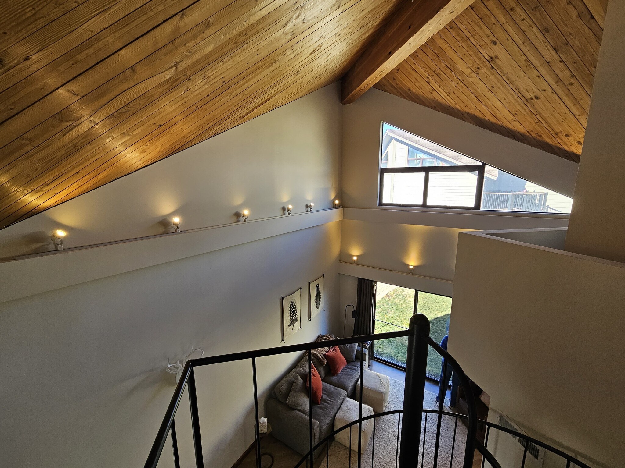 Building Photo - 477 Ala Wai Blvd