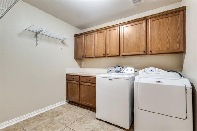 Building Photo - 9056 Crestview Dr