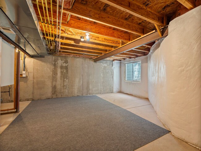 Building Photo - Beautiful 2 Bed 2.5 Bath Townhouse in SE F...
