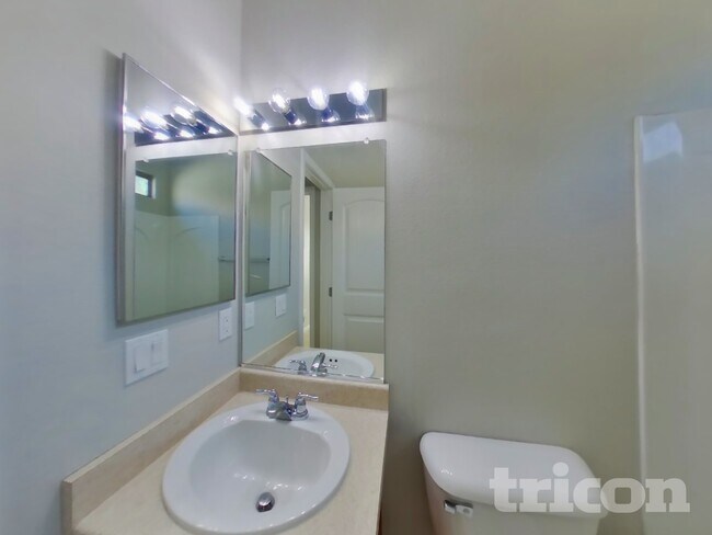 Building Photo - 2204 Turtle Beach Ave