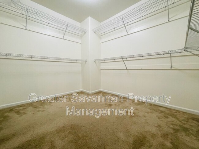 Building Photo - 8 Burnt Oak Rd