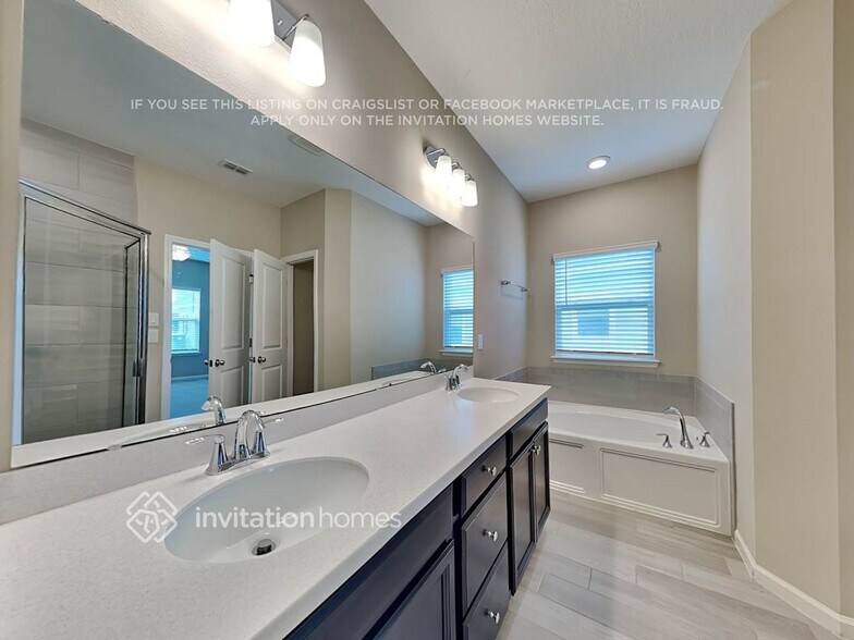 Building Photo - 11255 Oyster Creek Rd
