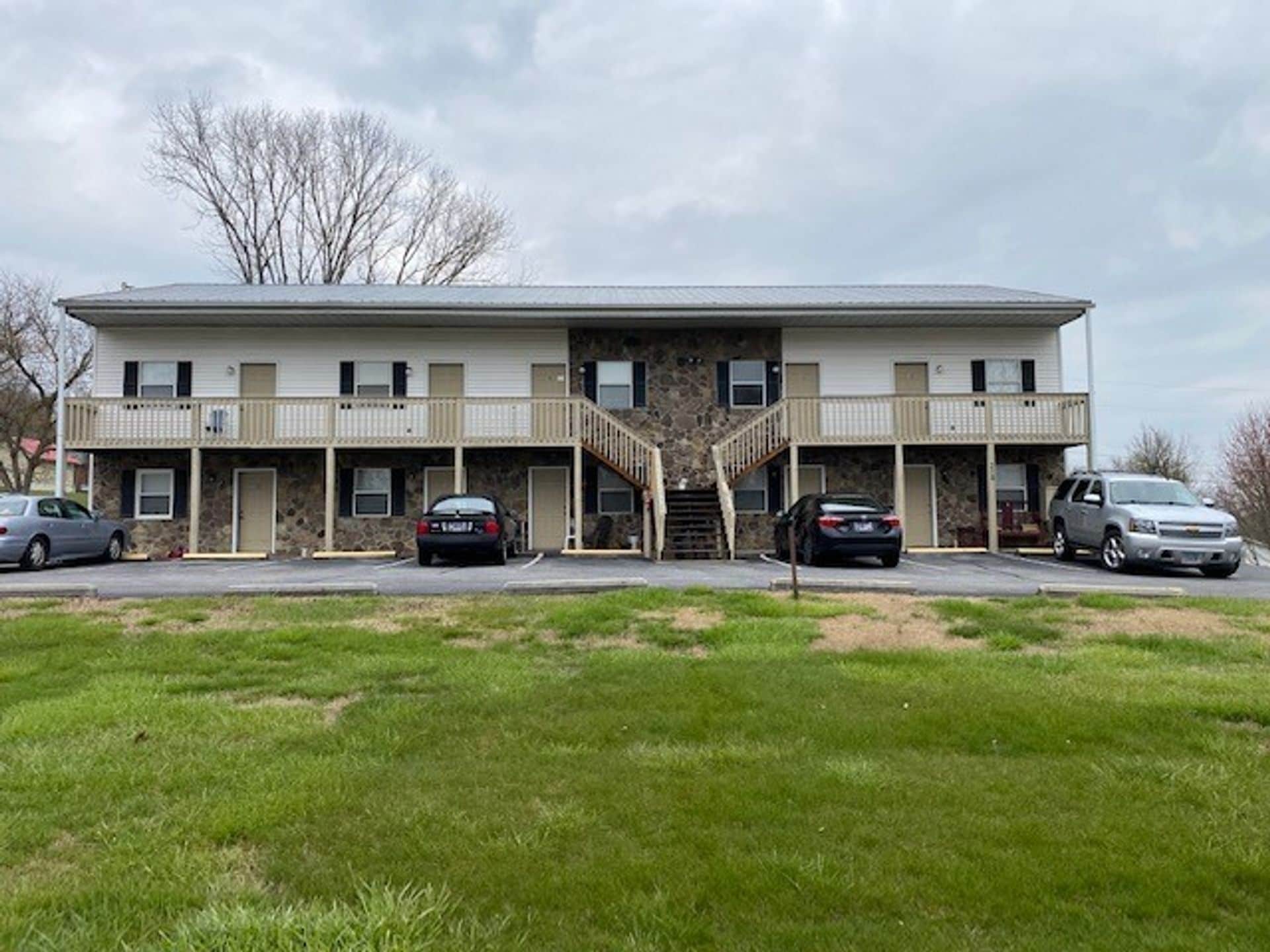 Building Photo - 216 Colonial Heights Rd