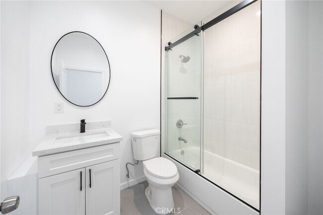 Building Photo - 1375 N Mentor Ave