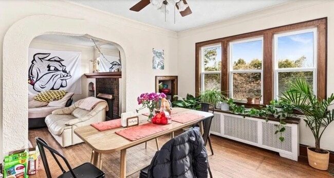 Building Photo - 1325 N 19th Ave E