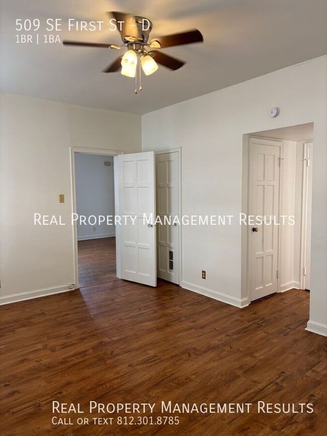 Building Photo - 509 SE First St-D