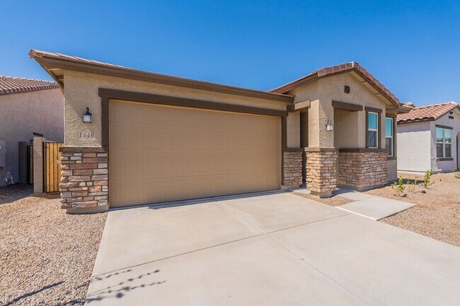 Building Photo - Modern 3-Bed + Den Home in Ventana De Estrellas