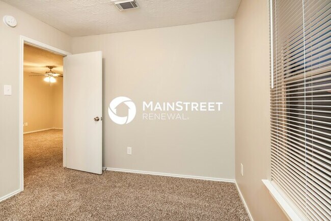Building Photo - 4 Bedroom Pet-Friendly Home in Houston, TX with Main Street Renewal