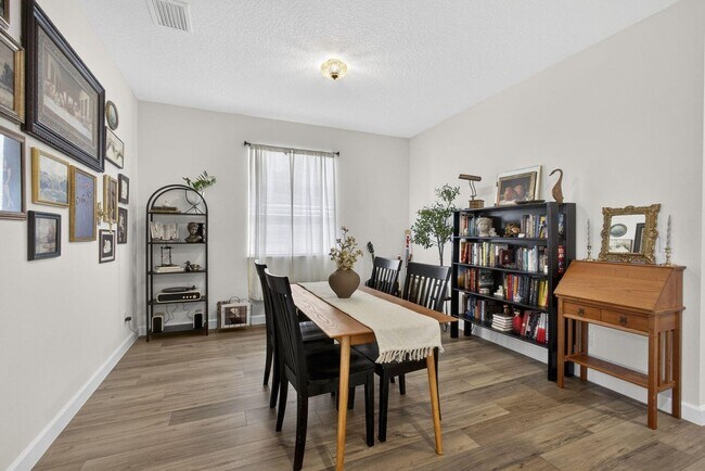 Building Photo - 1543 Stockbridge St