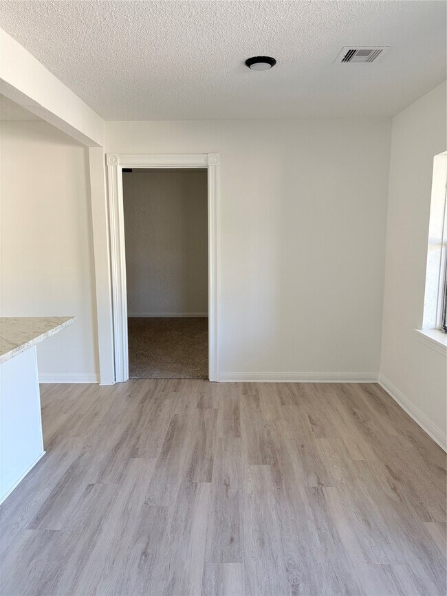 Building Photo - 4601 W 43rd St