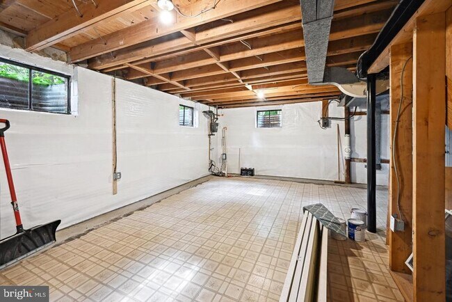 Building Photo - 204 Mowbray Rd