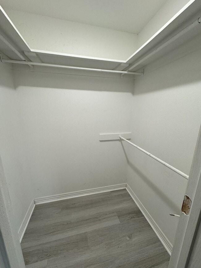 Building Photo - Beautiful home, newly updated near schools