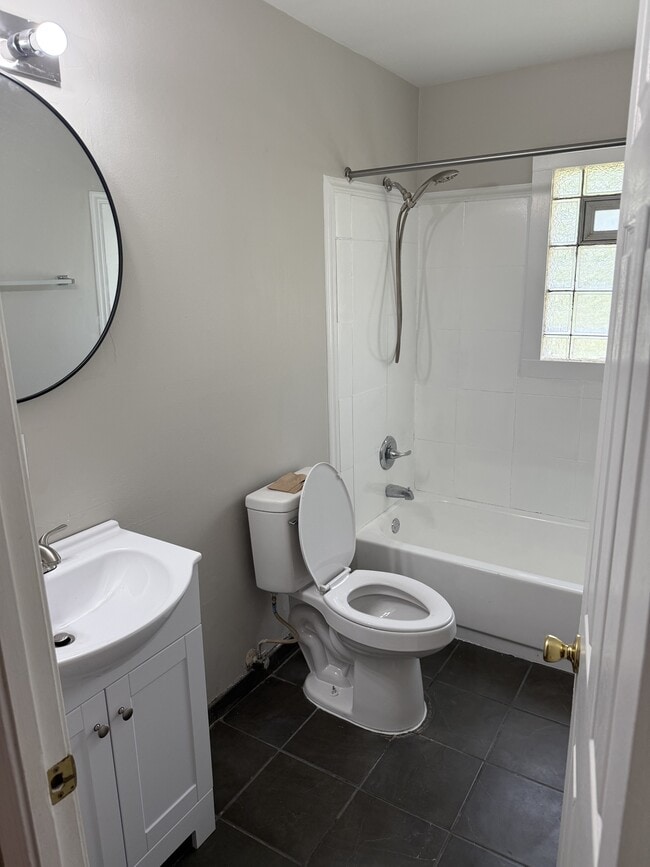 Building Photo - 8909 Brandywyne Dr