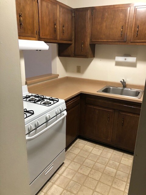 Building Photo - Westport Apartments