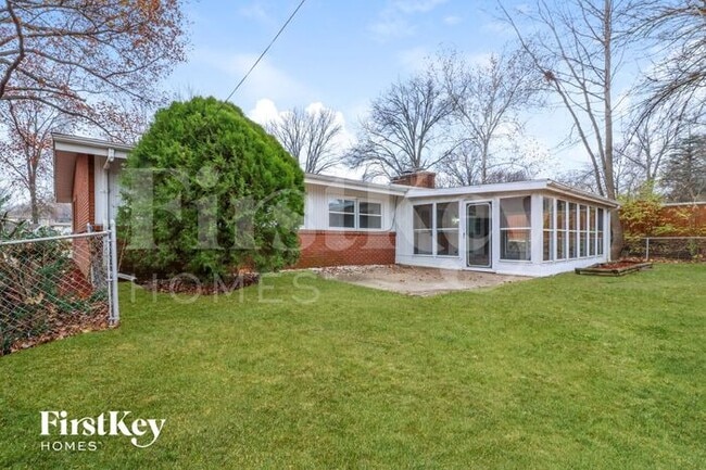 Building Photo - 3015 Kingsley Dr