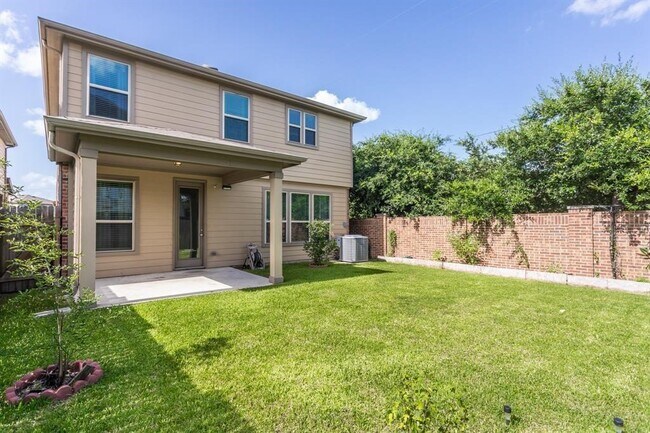 Building Photo - 16303 Copperwood Run Wy