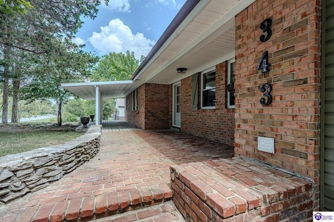 Building Photo - 343 Meadowview Dr