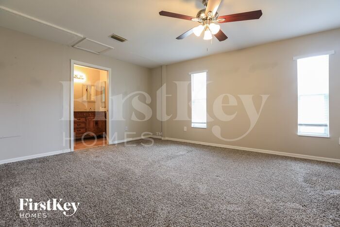 Building Photo - 2957 Wenona Dr