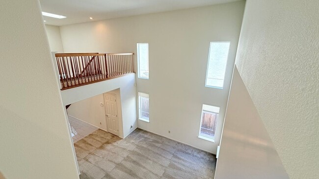 Building Photo - 1126 Vista Pointe Cir