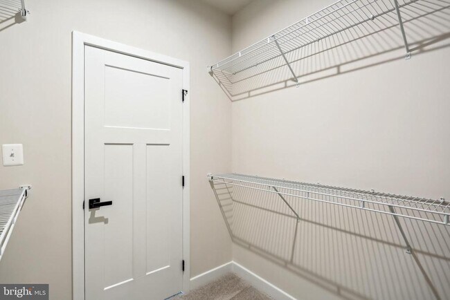 Building Photo - 19753 Grn Vlg Dr