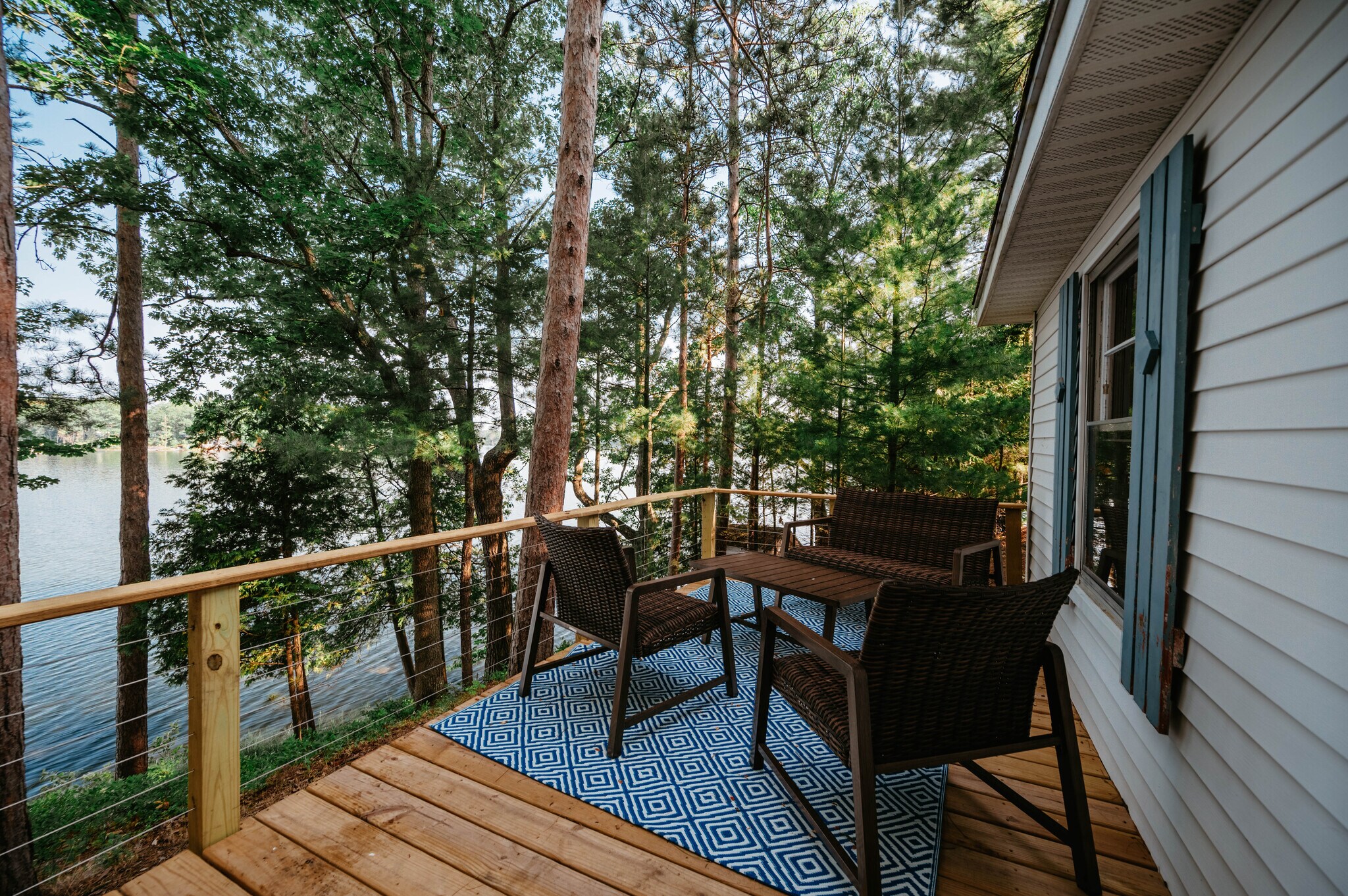 Building Photo - 586 Applegate Dr