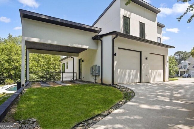 Building Photo - 1756 N Akin Dr NE