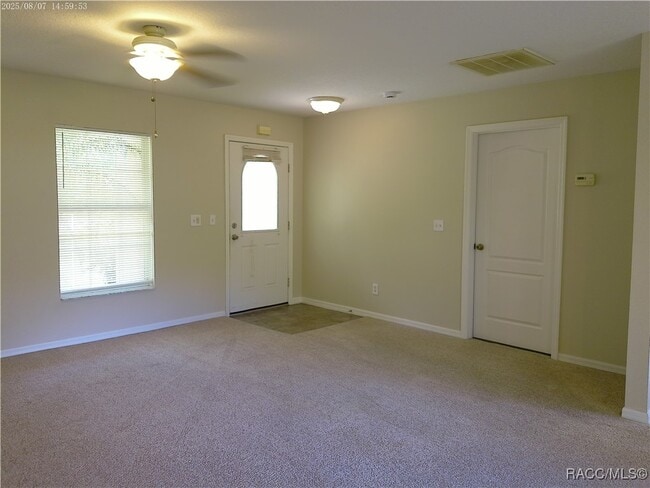Building Photo - 6015 E Carmel Ln