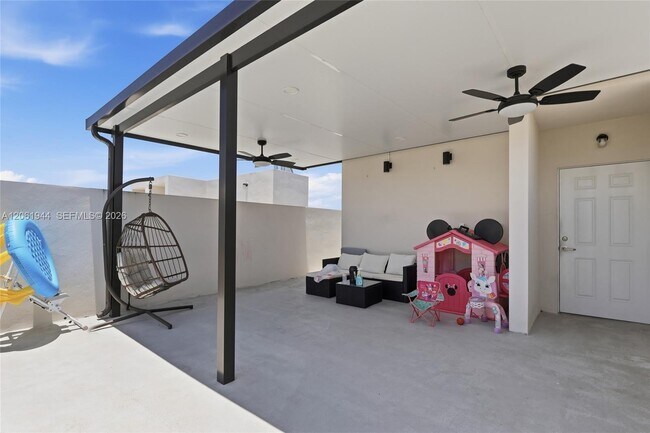 Building Photo - 25847 SW 145th Ave