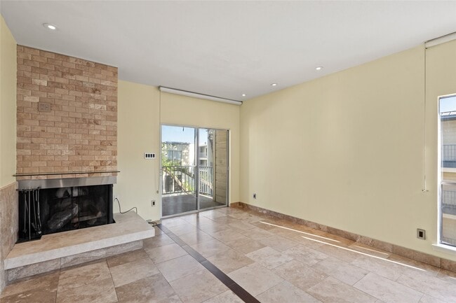 Building Photo - 4001 E NASA Pkwy