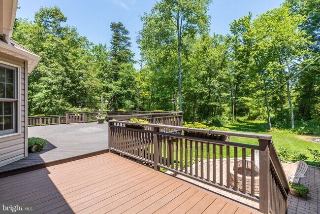 Building Photo - 1577 Chestnut Ridge Rd