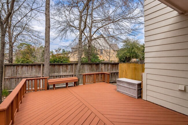 Building Photo - 27 S Mews Wood Ct