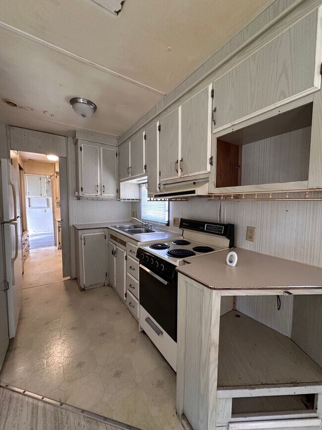 Building Photo - 11811 N Broad St