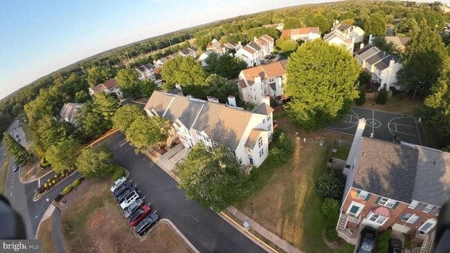 Building Photo - 46740 Graham Cove Square
