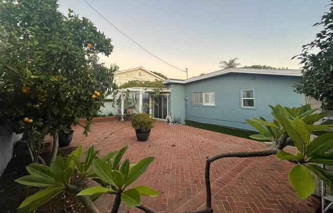 Building Photo - 123 Avenida Dolores