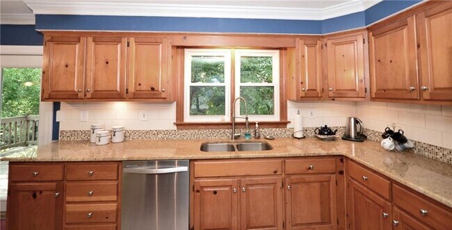 Building Photo - Close to Naval Base NOB!